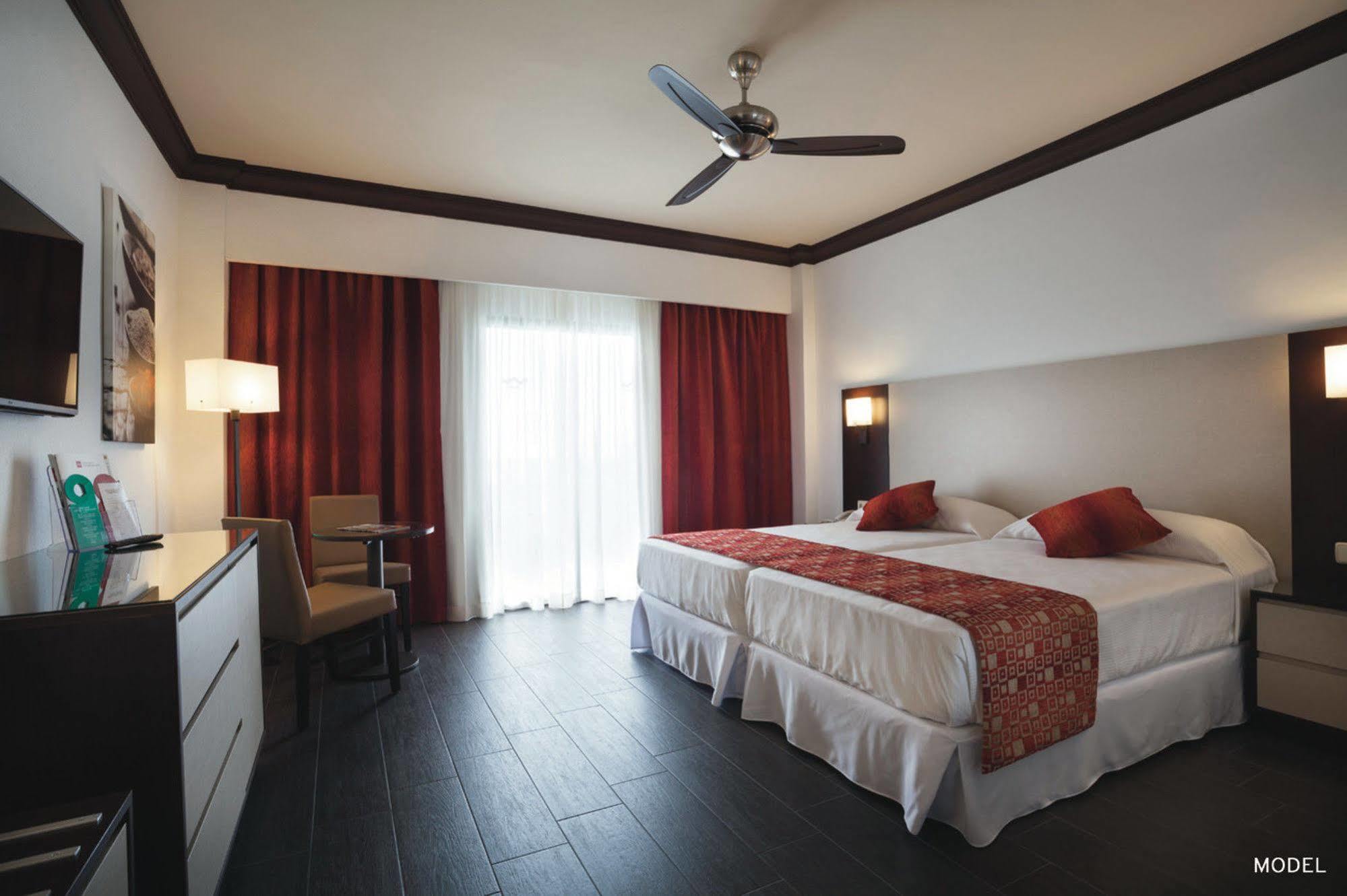 Hotel Riu Monica - Adults Only Nerja Bagian luar foto
